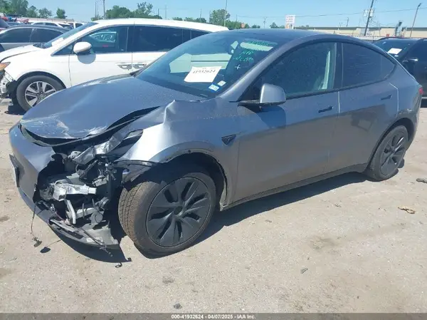 7SAYGAEE3RF153644 2024 TESLA MODEL Y - Image 2