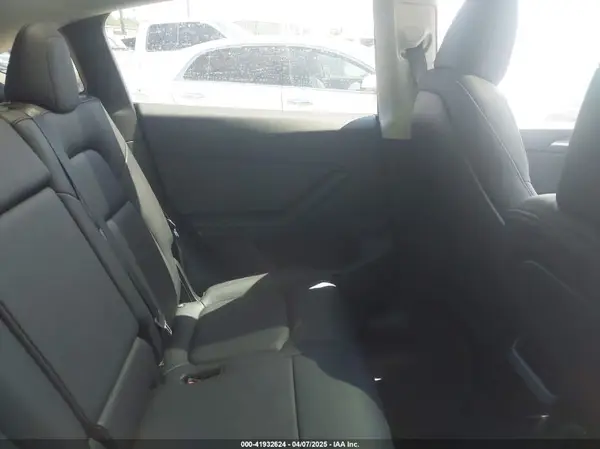 7SAYGAEE3RF153644 2024 TESLA MODEL Y - Image 8
