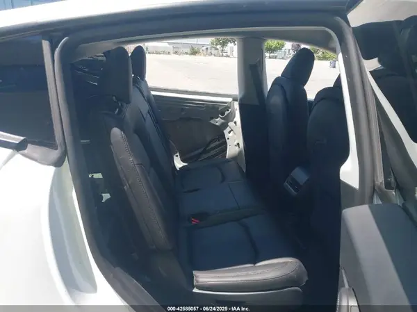 7SAYGAEE3RF157600 2024 TESLA MODEL Y - Image 8