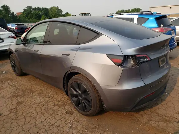 7SAYGAEE3RF194761 2024 TESLA MODEL Y - Image 2