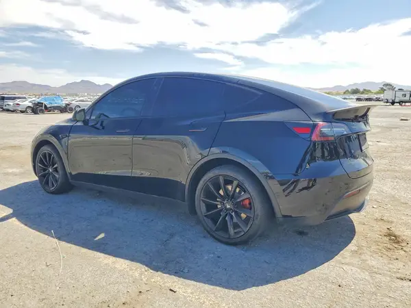 7SAYGAEE3RF991107 2024 TESLA MODEL Y - Image 2