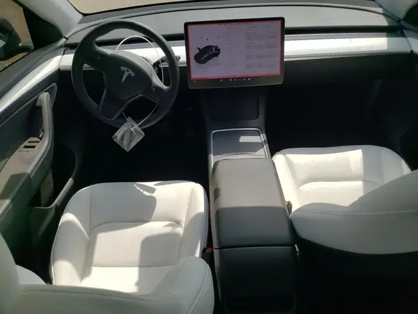 7SAYGAEE3SF225898 2025 TESLA MODEL Y - Image 8