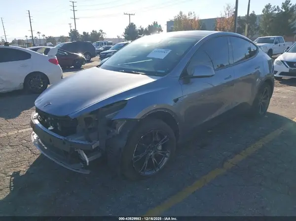 7SAYGAEE3SF226159 2025 TESLA MODEL Y - Image 2