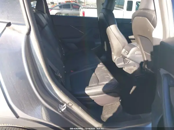 7SAYGAEE3SF226159 2025 TESLA MODEL Y - Image 8
