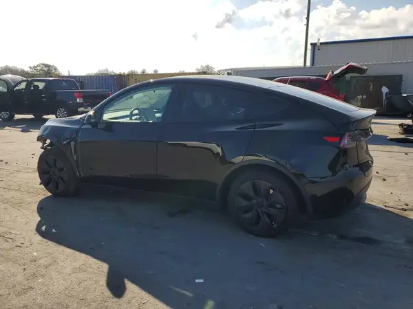 7SAYGAEE3SF238473 2025 TESLA MODEL Y - Image 2