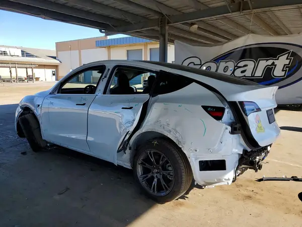 7SAYGAEE3SF239784 2025 TESLA MODEL Y - Image 2