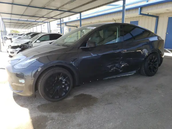 7SAYGAEE3SF245892 2025 TESLA MODEL Y - Image 1