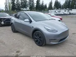 7SAYGAEE3SF292260 2025 TESLA MODEL Y