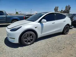 7SAYGAEE3SF299564 2025 TESLA MODEL Y