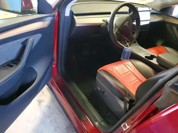 7SAYGAEE3SF306075 2025 TESLA MODEL Y - Image 8