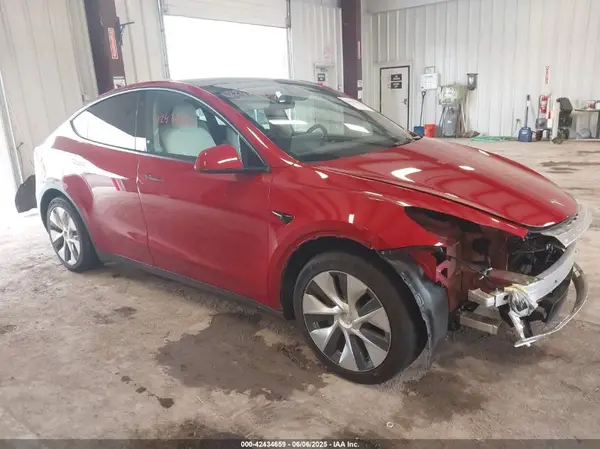 7SAYGAEE4NF309961 2022 TESLA MODEL Y - Image 1