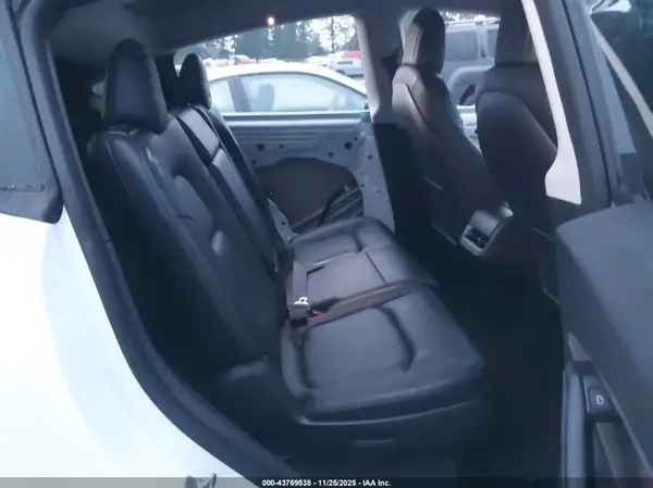 7SAYGAEE4NF337341 2022 TESLA MODEL Y - Image 8
