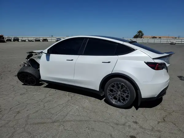 7SAYGAEE4NF345567 2022 TESLA MODEL Y - Image 2