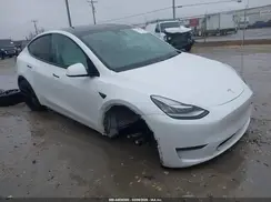 7SAYGAEE4NF362756 2022 TESLA MODEL Y