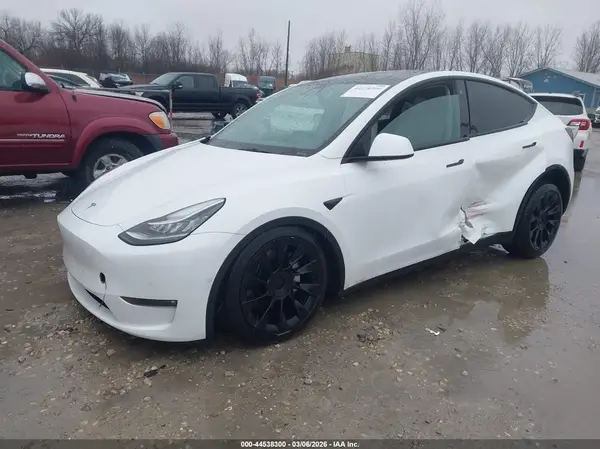 7SAYGAEE4NF362756 2022 TESLA MODEL Y - Image 2