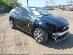 7SAYGAEE4NF388757 2022 TESLA MODEL Y