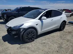 7SAYGAEE4NF433471 2022 TESLA MODEL Y