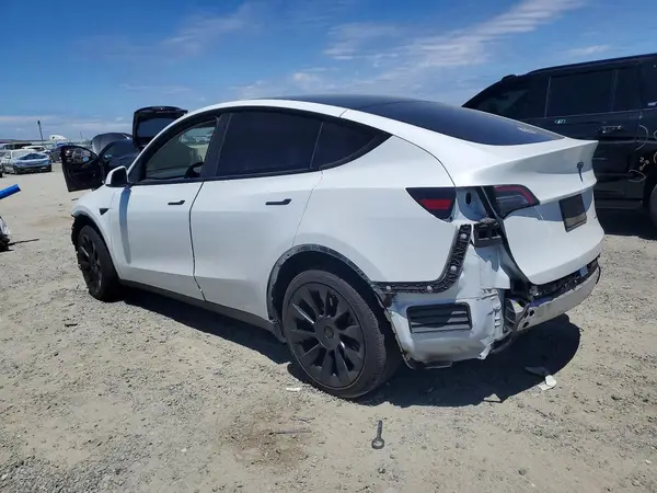 7SAYGAEE4NF433471 2022 TESLA MODEL Y - Image 2