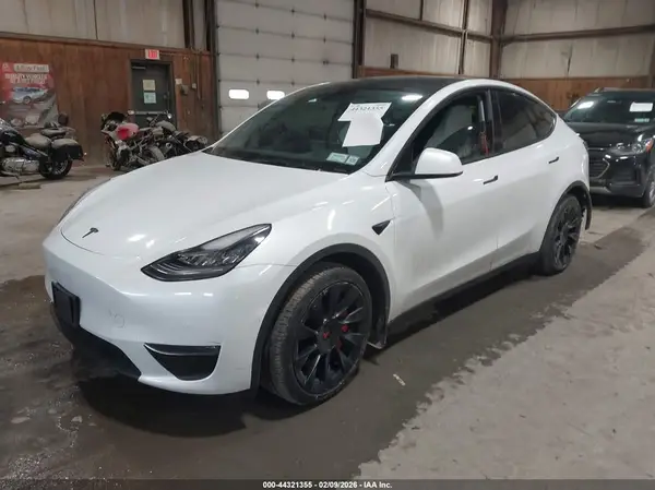 7SAYGAEE4NF488518 2022 TESLA MODEL Y - Image 2