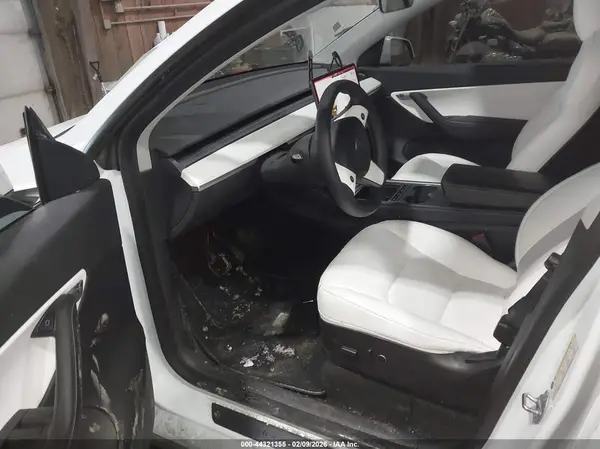 7SAYGAEE4NF488518 2022 TESLA MODEL Y - Image 8