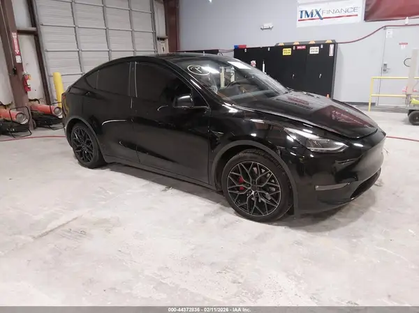 7SAYGAEE4NF515913 2022 TESLA MODEL Y - Image 1