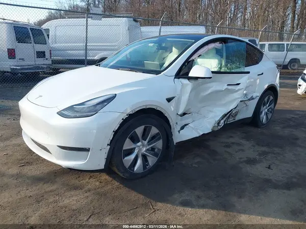7SAYGAEE4NF516012 2022 TESLA MODEL Y - Image 2