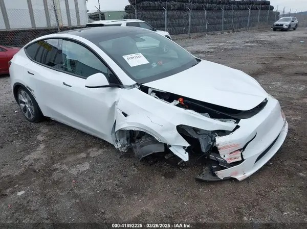 7SAYGAEE4NF516625 2022 TESLA MODEL Y - Image 1