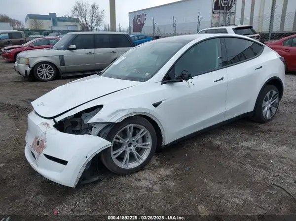 7SAYGAEE4NF516625 2022 TESLA MODEL Y - Image 2