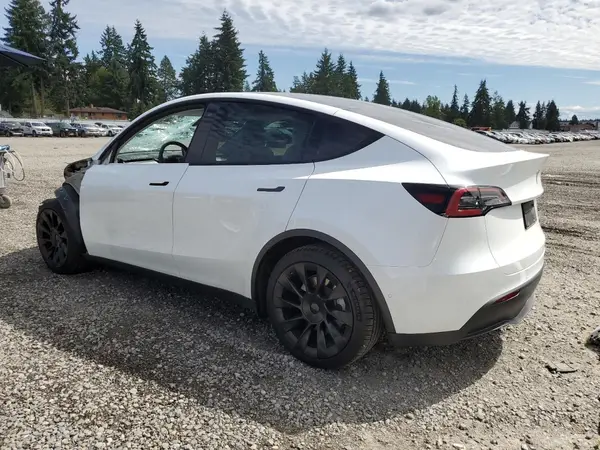 7SAYGAEE4NF518942 2022 TESLA MODEL Y - Image 2