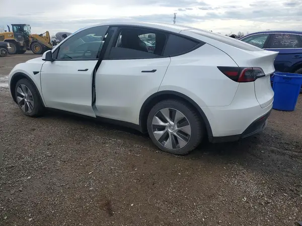 7SAYGAEE4NF532940 2022 TESLA MODEL Y - Image 2