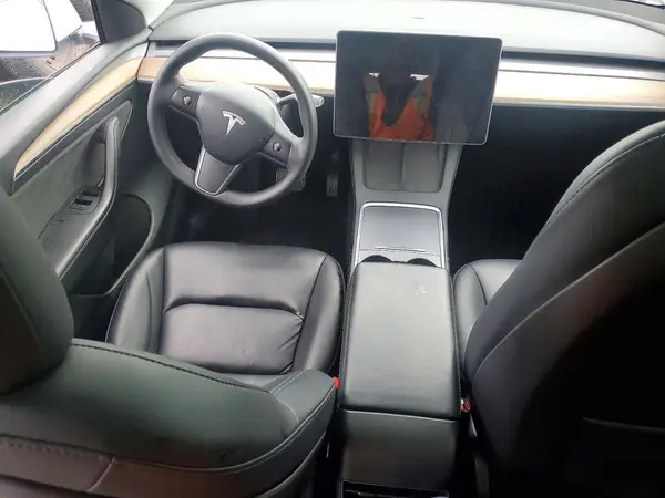 7SAYGAEE4NF532940 2022 TESLA MODEL Y - Image 8
