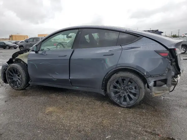 7SAYGAEE4NF560267 2022 TESLA MODEL Y - Image 2