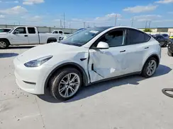 7SAYGAEE4NF570202 2022 TESLA MODEL Y