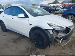 7SAYGAEE4NF574637 2022 TESLA MODEL Y