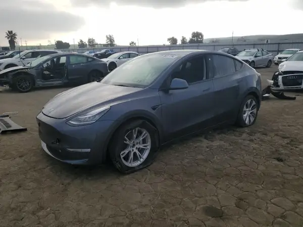 7SAYGAEE4PF582465 2023 TESLA MODEL Y - Image 1