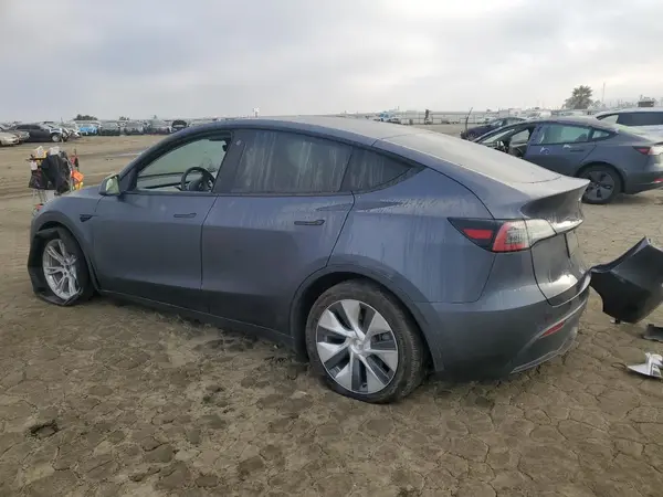 7SAYGAEE4PF582465 2023 TESLA MODEL Y - Image 2