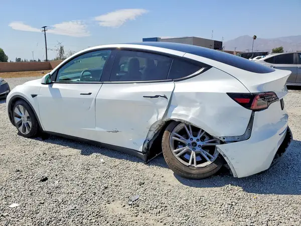 7SAYGAEE4PF588444 2023 TESLA MODEL Y - Image 2