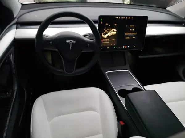 7SAYGAEE4PF599993 2023 TESLA MODEL Y - Image 8