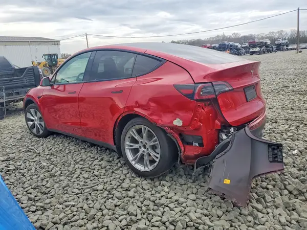 7SAYGAEE4PF615660 2023 TESLA MODEL Y - Image 2