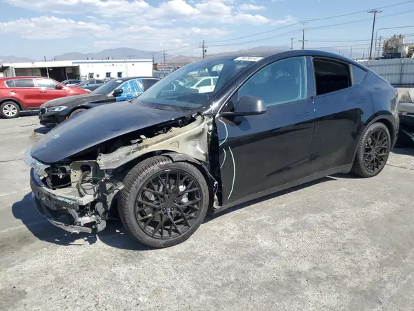 7SAYGAEE4PF622768 2023 TESLA MODEL Y - Image 1
