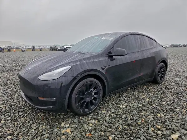 7SAYGAEE4PF632166 2023 TESLA MODEL Y - Image 1