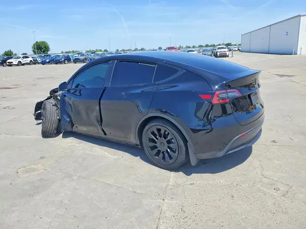 7SAYGAEE4PF632636 2023 TESLA MODEL Y - Image 2