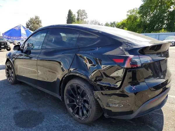 7SAYGAEE4PF634936 2023 TESLA MODEL Y - Image 2
