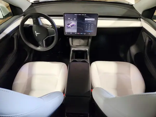 7SAYGAEE4PF647752 2023 TESLA MODEL Y - Image 8