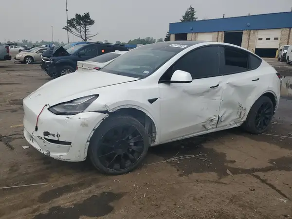 7SAYGAEE4PF673333 2023 TESLA MODEL Y - Image 1