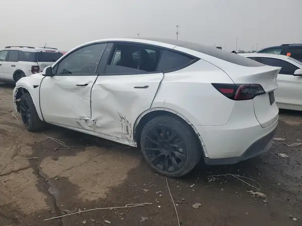 7SAYGAEE4PF673333 2023 TESLA MODEL Y - Image 2