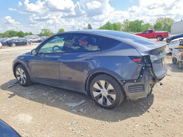 7SAYGAEE4PF699950 2023 TESLA MODEL Y - Image 2