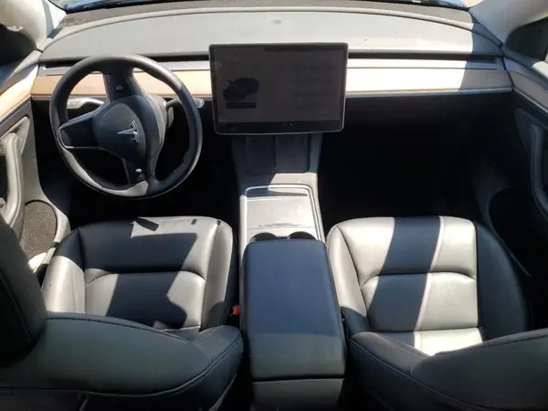 7SAYGAEE4PF700174 2023 TESLA MODEL Y - Image 8