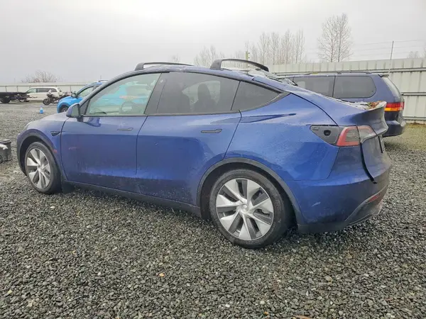 7SAYGAEE4PF741100 2023 TESLA MODEL Y - Image 2