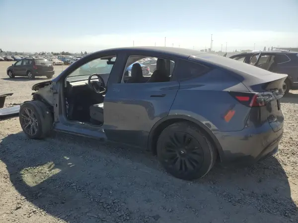 7SAYGAEE4PF744787 2023 TESLA MODEL Y - Image 2